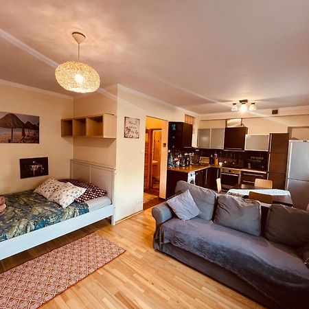 Entire Studio Flat Apartment Варшава Екстериор снимка