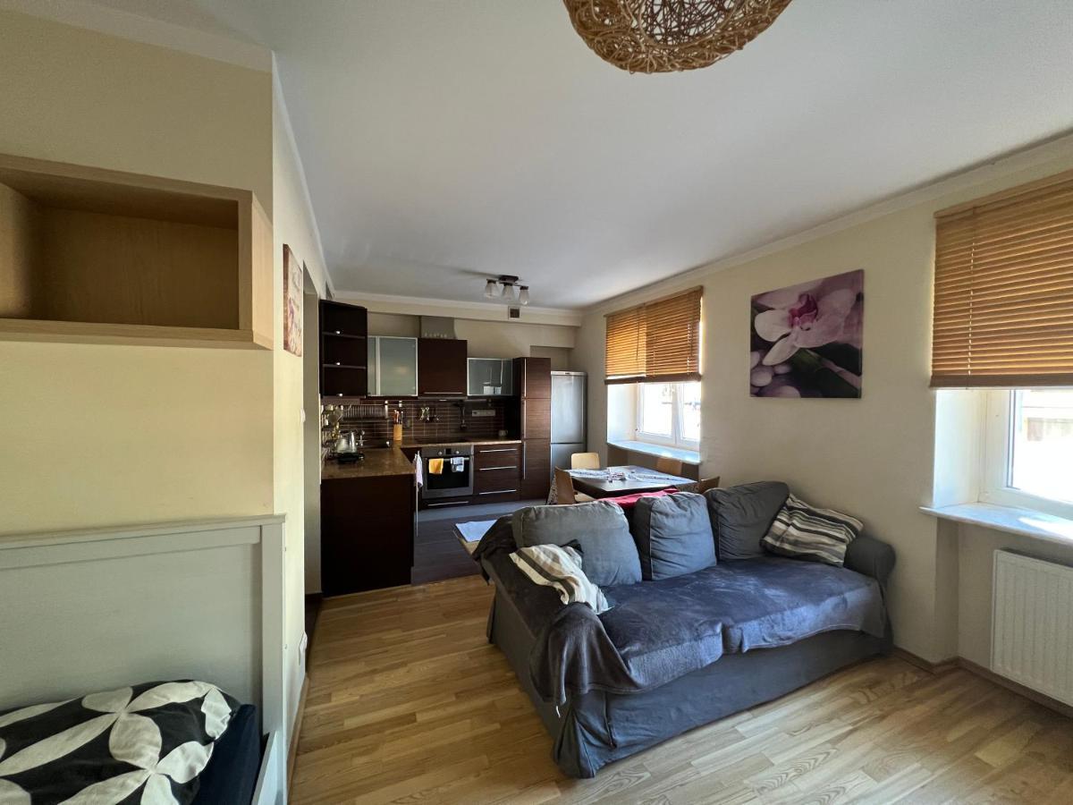 Entire Studio Flat Apartment Варшава Екстериор снимка