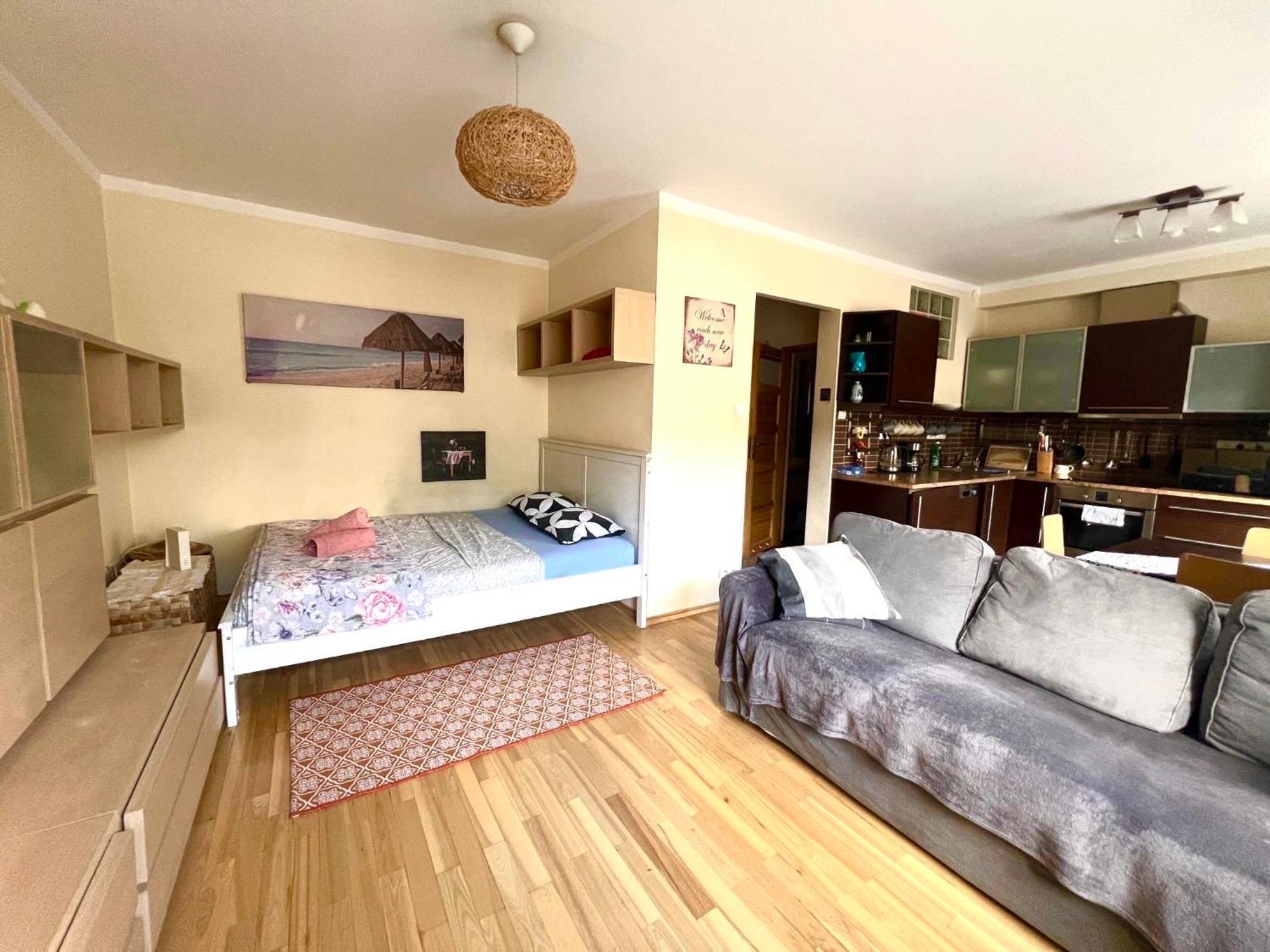 Entire Studio Flat Apartment Варшава Екстериор снимка