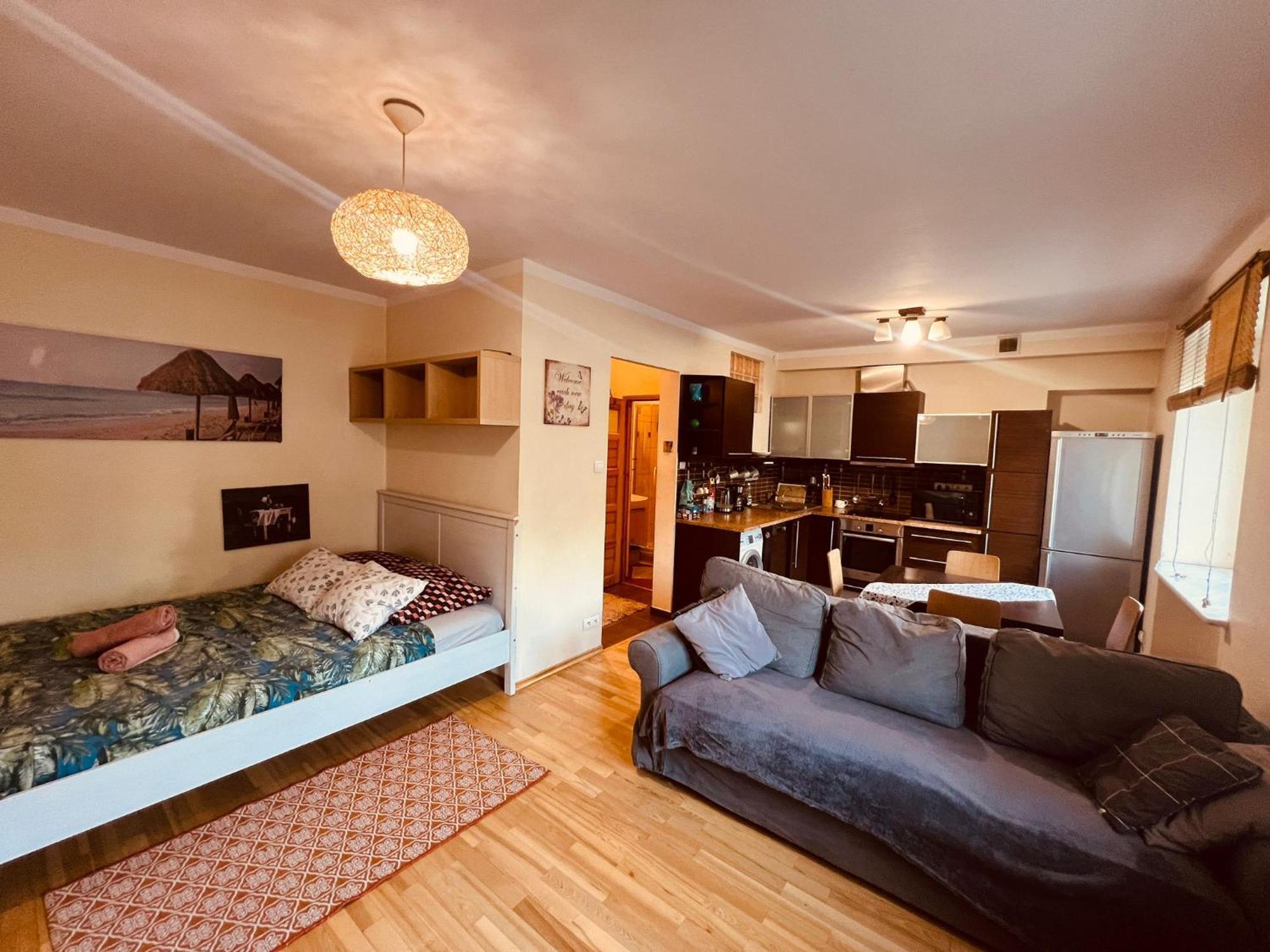 Entire Studio Flat Apartment Варшава Екстериор снимка